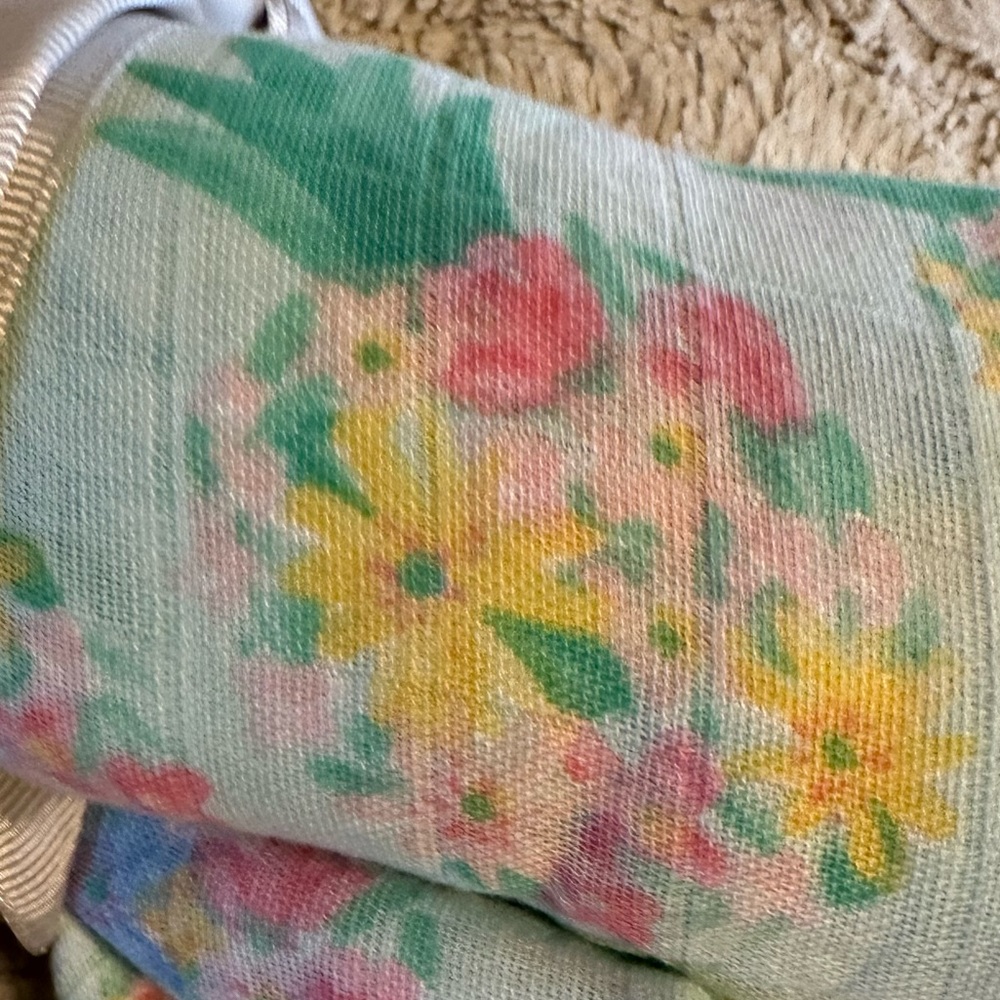 💙5/$25💙Angel Dear Viscose Swaddle 47x47 NWT - Picture 6 of 7